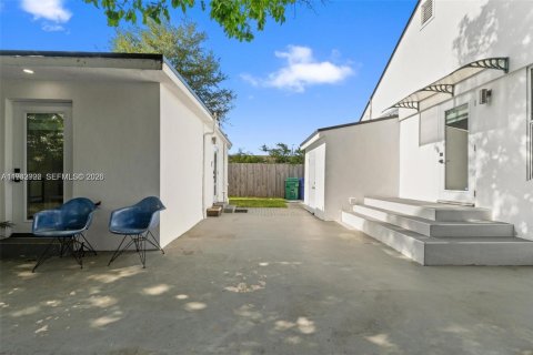 Снять в аренду виллу или дом в Майами, Флорида 2 спальни, 134.89м2, № 1999279 - фото 30