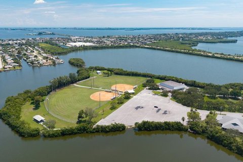 Villa ou maison à vendre à Cocoa, Floride: 4 chambres, 271.37 m2 № 2148699 - photo 20