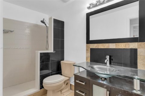 Купить кондоминиум в Тамарак, Флорида 2 спальни, 76.18м2, № 1939034 - фото 13