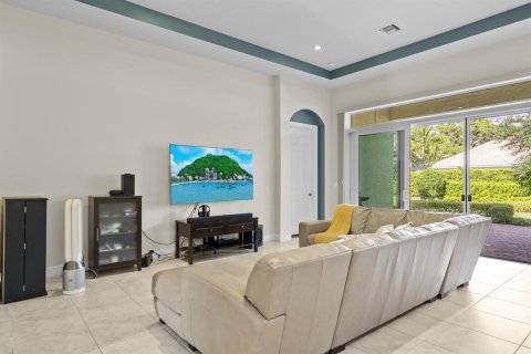 House in Port St. Lucie, Florida 3 bedrooms, 171.13 sq.m. № 2253389 - photo 24