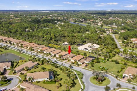 House in Port St. Lucie, Florida 3 bedrooms, 171.13 sq.m. № 2253389 - photo 10