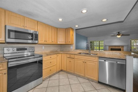 Touwnhouse à vendre à Seminole, Floride: 3 chambres, 171.4 m2 № 2151825 - photo 10