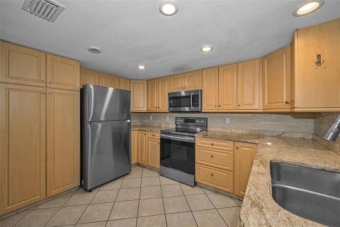 Touwnhouse à vendre à Seminole, Floride: 3 chambres, 171.4 m2 № 2151825 - photo 11
