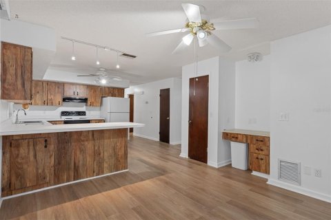 House in Crystal River, Florida 4 bedrooms, 155.33 sq.m. № 2212186 - photo 11