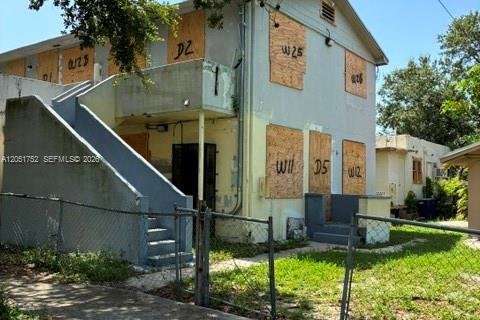 Commercial property in Miami, Florida 315.5 sq.m. № 2249489 - photo 12