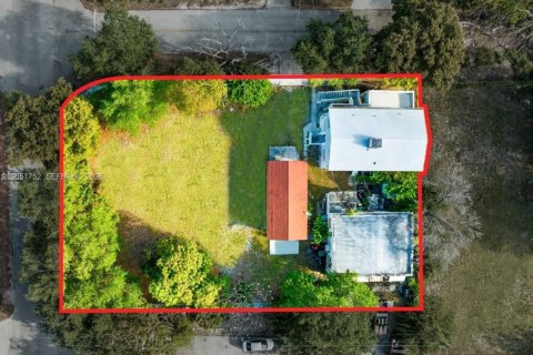 Commercial property in Miami, Florida 315.5 sq.m. № 2249489