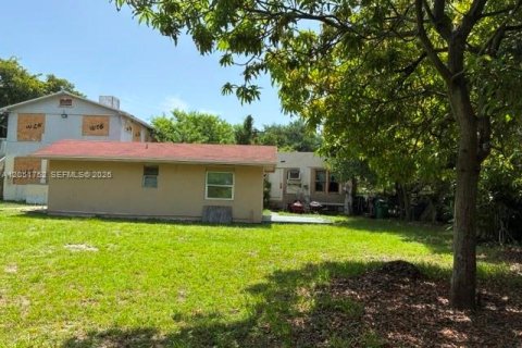 Commercial property in Miami, Florida 315.5 sq.m. № 2249489 - photo 9