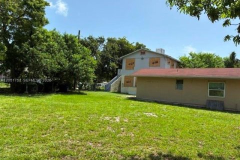 Commercial property in Miami, Florida 315.5 sq.m. № 2249489 - photo 8