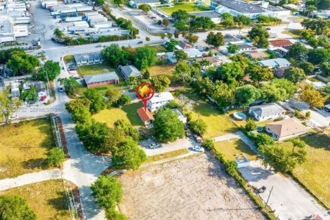 Commercial property in Miami, Florida 315.5 sq.m. № 2249489 - photo 5