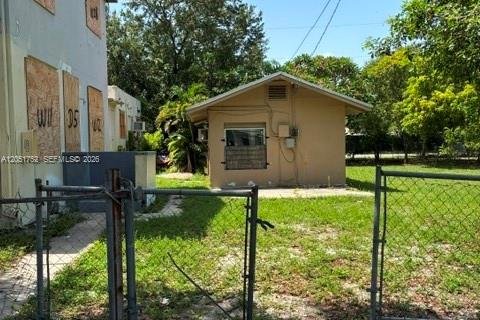 Commercial property in Miami, Florida 315.5 sq.m. № 2249489 - photo 13