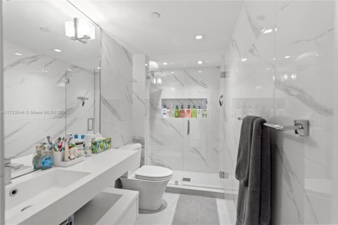 Condo in Bal Harbour, Florida, 3 bedrooms  № 1714836 - photo 22