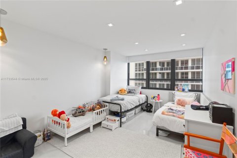 Condo in Bal Harbour, Florida, 3 bedrooms  № 1714836 - photo 23
