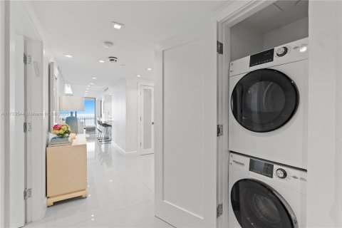 Condo in Bal Harbour, Florida, 3 bedrooms  № 1714836 - photo 16