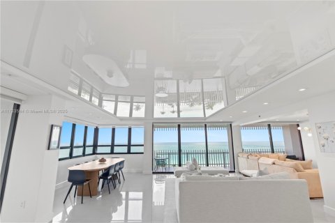 Condo in Bal Harbour, Florida, 3 bedrooms  № 1714836 - photo 3