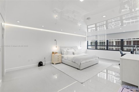 Condo in Bal Harbour, Florida, 3 bedrooms  № 1714836 - photo 27