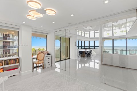 Condo in Bal Harbour, Florida, 3 bedrooms  № 1714836 - photo 9
