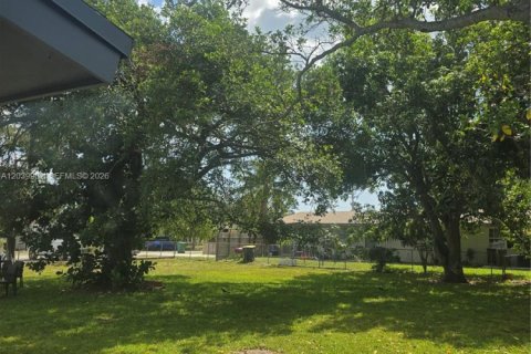 House in Dania Beach, Florida 1 bedroom № 2089580 - photo 6