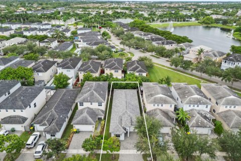 Villa ou maison à vendre à Homestead, Floride: 4 chambres, 142.6 m2 № 1946455 - photo 2