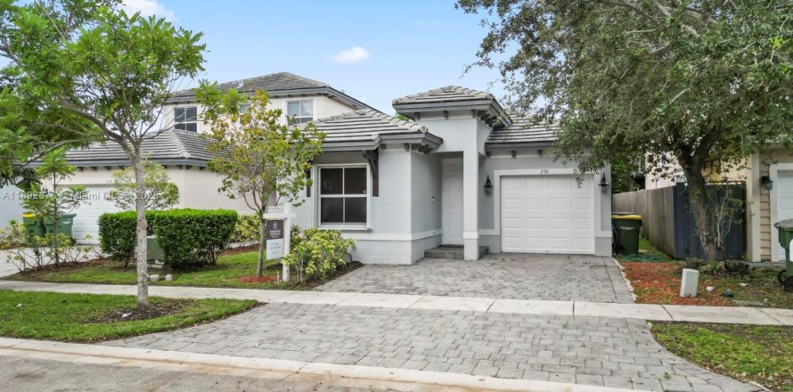 Villa ou maison à Homestead, Floride 4 chambres, 142.6 m2 № 1946455