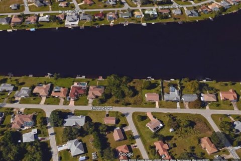 Terreno en venta en Port Charlotte, Florida № 1882930 - foto 4