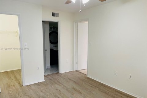 Copropriété à louer à Miami, Floride: 1 chambre, 69.4 m2 № 1999236 - photo 10
