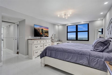 Condo in Hollywood, Florida, 2 bedrooms  № 1741440 - photo 24