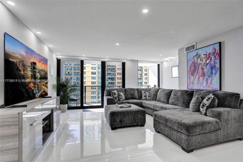 Condo in Hollywood, Florida, 2 bedrooms  № 1741440 - photo 7
