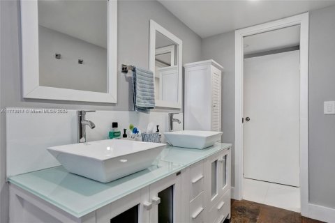 Condo in Hollywood, Florida, 2 bedrooms  № 1741440 - photo 27