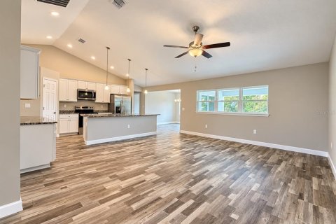Villa ou maison à louer à Ocala, Floride: 4 chambres, 180.51 m2 № 2421733 - photo 5