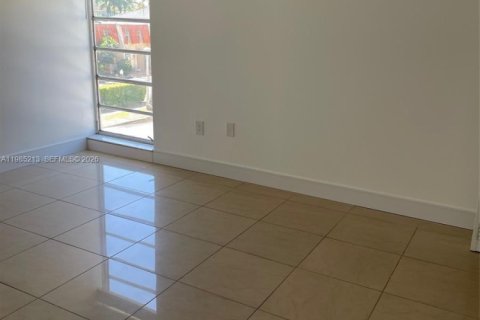 Copropriété à vendre à North Miami Beach, Floride: 1 chambre, 66.89 m2 № 2046644 - photo 10
