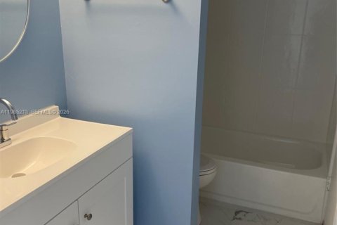 Copropriété à vendre à North Miami Beach, Floride: 1 chambre, 66.89 m2 № 2046644 - photo 8