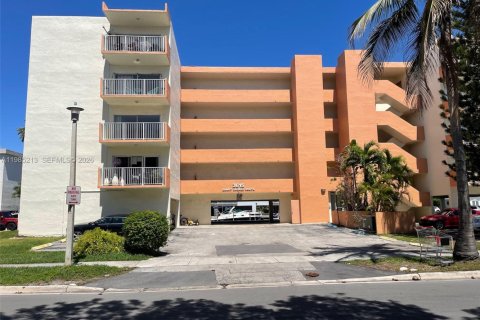 Condo à North Miami Beach, Floride, 1 chambre  № 2046644