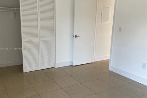 Copropriété à vendre à North Miami Beach, Floride: 1 chambre, 66.89 m2 № 2046644 - photo 11