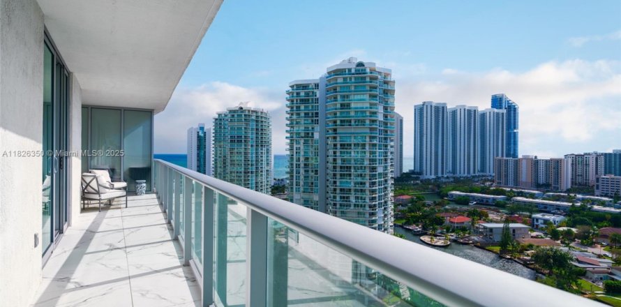 Condo in Sunny Isles Beach, Florida, 2 bedrooms № 1794674