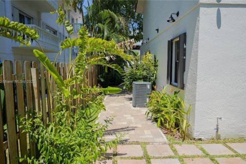 Townhouse in Fort Lauderdale, Florida 2 bedrooms, 124.95 sq.m. № 1711125 - photo 29