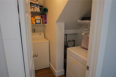 Townhouse in Fort Lauderdale, Florida 2 bedrooms, 124.95 sq.m. № 1711125 - photo 10