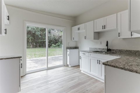 House in Jacksonville, Florida 3 bedrooms, 98.1 sq.m. № 1535271 - photo 2