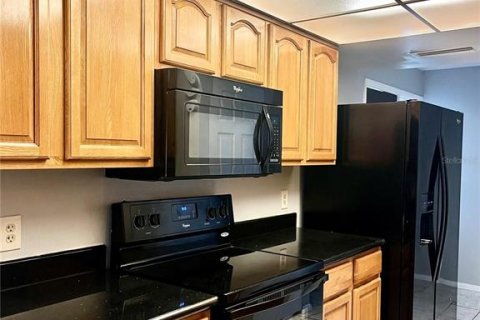 Condo in Orlando, Florida, 2 bedrooms № 2237358 - photo 8