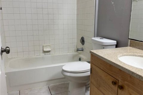 House in Orlando, Florida 3 bedrooms, 96.53 sq.m. № 1873075 - photo 8