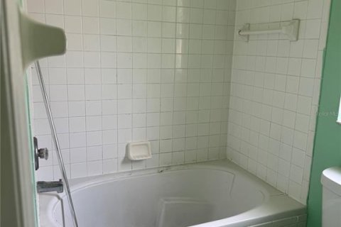 House in Orlando, Florida 3 bedrooms, 96.53 sq.m. № 1873075 - photo 12