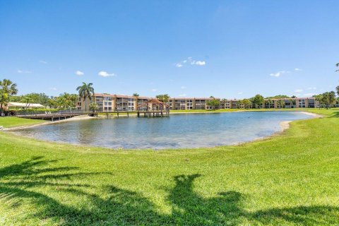 Condo in Margate, Florida, 2 bedrooms  № 1127987 - photo 1