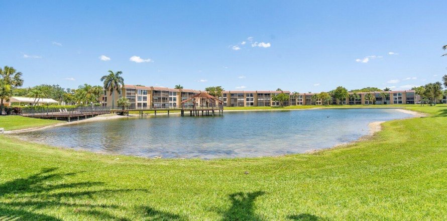 Condo in Margate, Florida, 2 bedrooms № 1127987