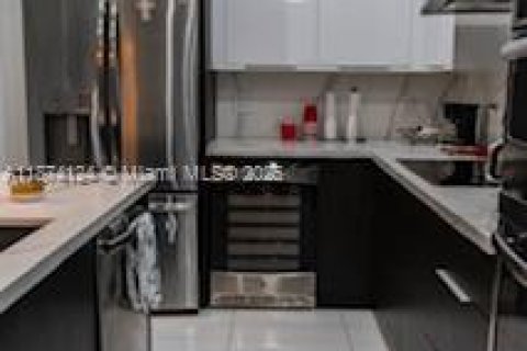 Купить кондоминиум в Дорал, Флорида 3 спальни, 125.51м2, № 2080364 - фото 10