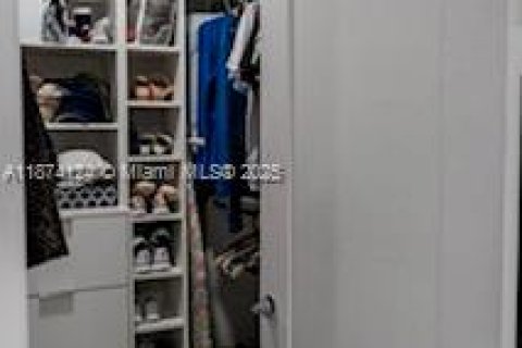 Купить кондоминиум в Дорал, Флорида 3 спальни, 125.51м2, № 2080364 - фото 16