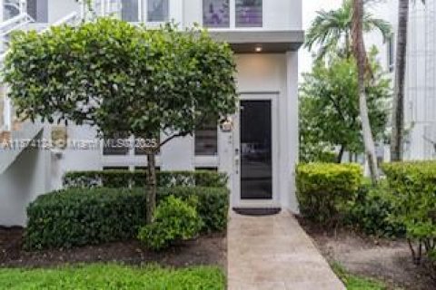 Condo in Doral, Florida, 3 bedrooms  № 2080364
