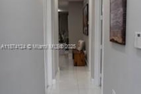 Купить кондоминиум в Дорал, Флорида 3 спальни, 125.51м2, № 2080364 - фото 25