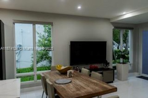 Купить кондоминиум в Дорал, Флорида 3 спальни, 125.51м2, № 2080364 - фото 13