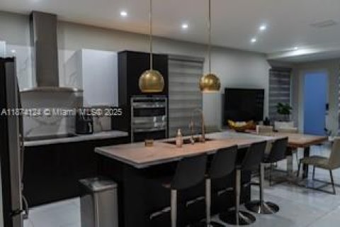 Купить кондоминиум в Дорал, Флорида 3 спальни, 125.51м2, № 2080364 - фото 9