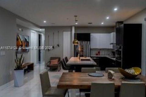 Купить кондоминиум в Дорал, Флорида 3 спальни, 125.51м2, № 2080364 - фото 3