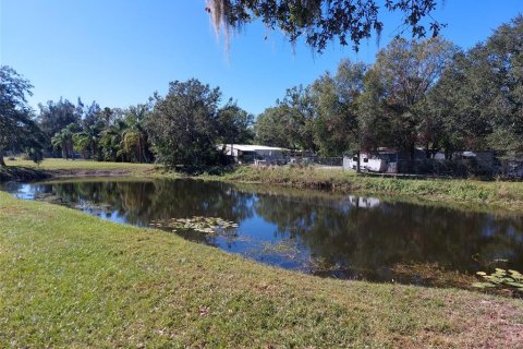 House in Ruskin, Florida 2 bedrooms, 88.44 sq.m. № 1562423 - photo 11